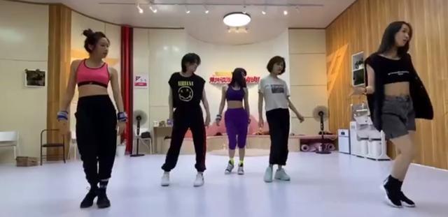 小心機盡顯!萬茜曬無金晨版舞蹈!惹袁詠琳不滿,金晨被噴不敬業