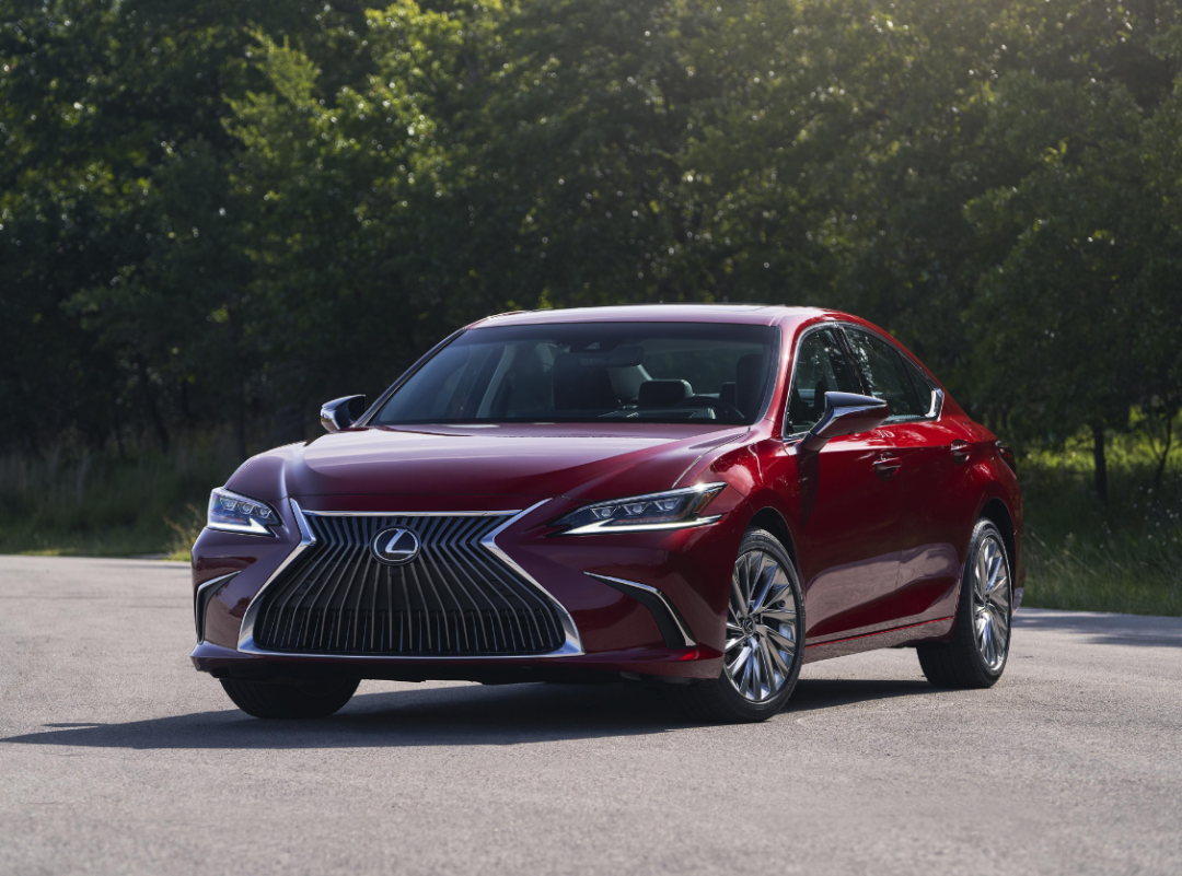 小改款就漲價6000元,29.6萬起售的新款雷克薩斯ES值得買嗎?